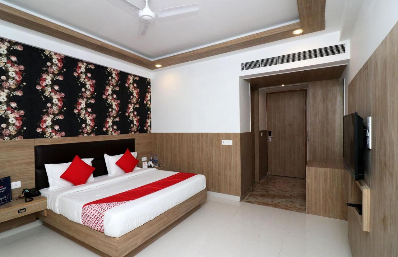 Capital O 24252 Rove N Salt 3* New Delhi